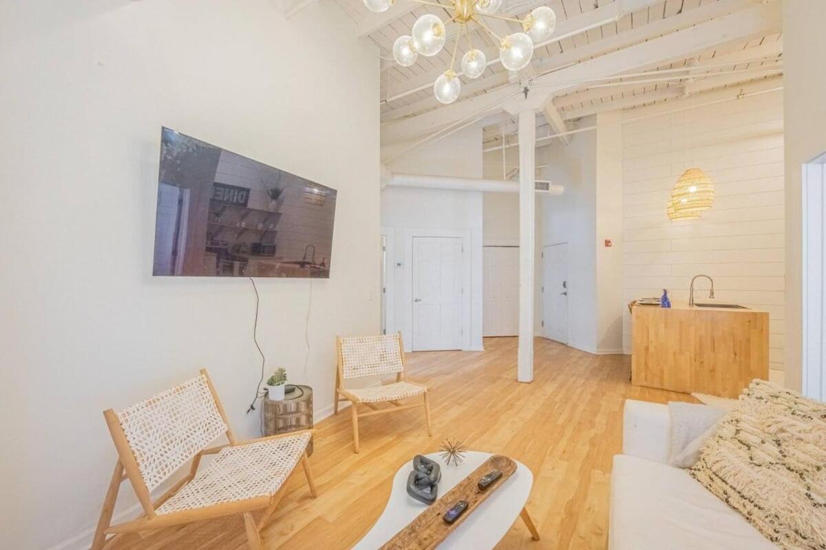 Darlin' Downtown Dawghouse Apartment Athens Bagian luar foto