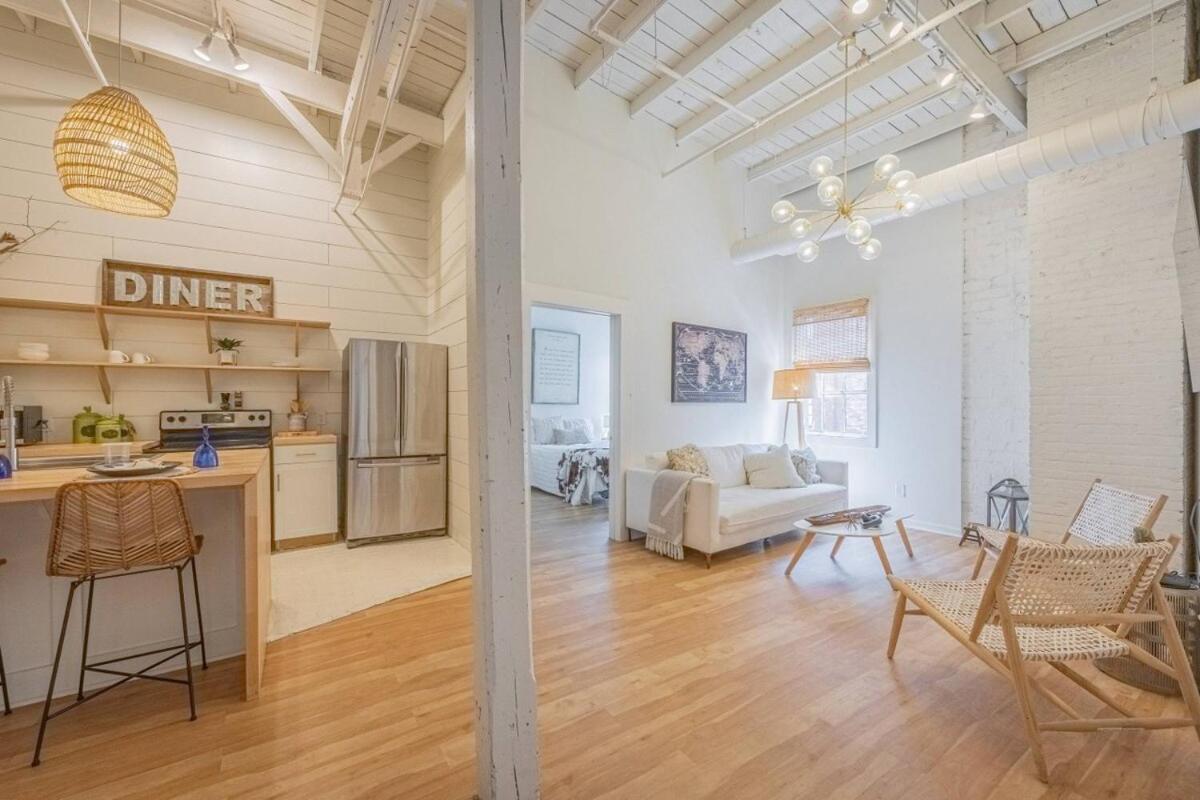Darlin' Downtown Dawghouse Apartment Athens Bagian luar foto